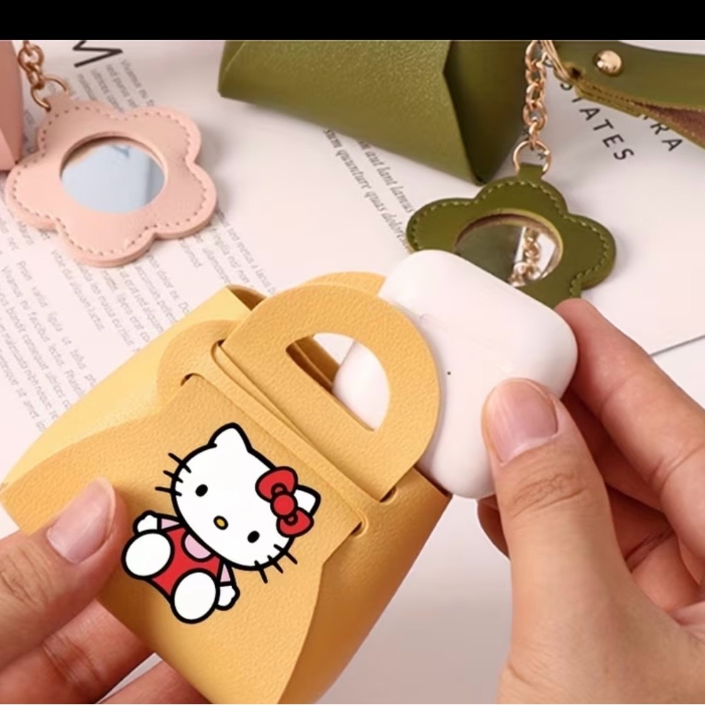 Hello Kitty Blush Pink AirPod Case/Keychain Bag Charm Mirror Accessory Bag - Picture 5 of 17